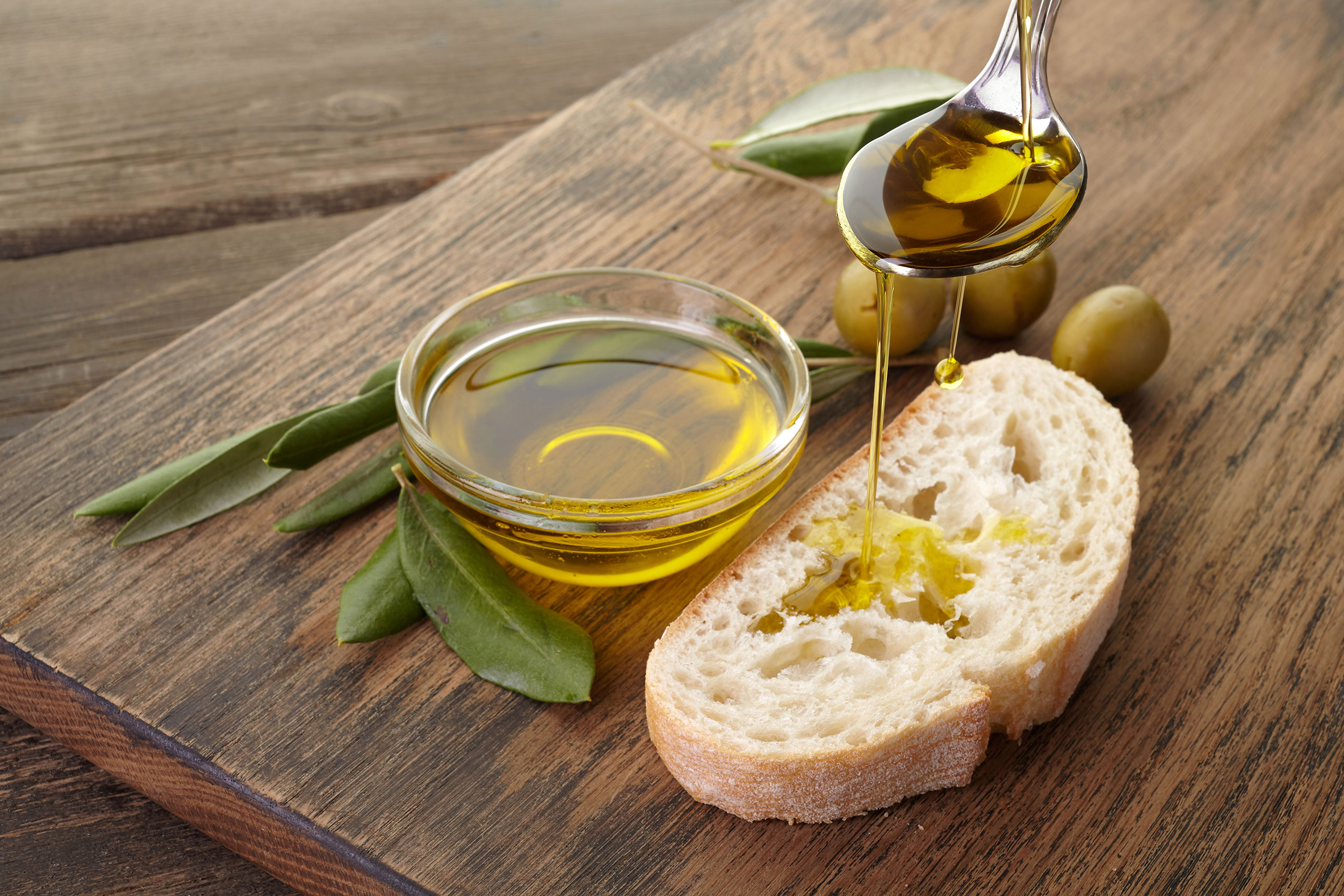 olive oil from europe and bread